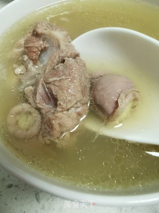 小肠莲子排骨汤的做法步骤：9