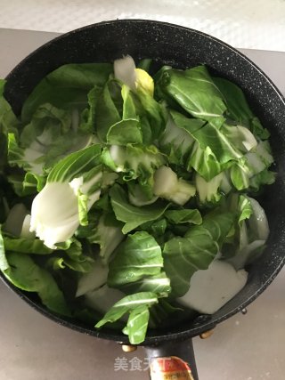 青菜蛋饺汤的做法步骤：3