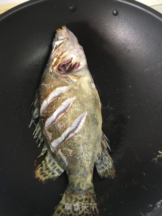 照烧桂鱼的做法步骤：1