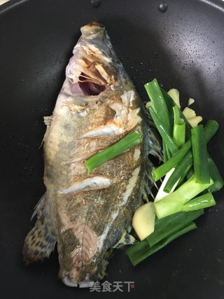 照烧桂鱼的做法步骤：2