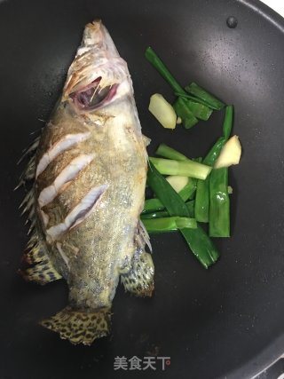 照烧桂鱼的做法步骤：3