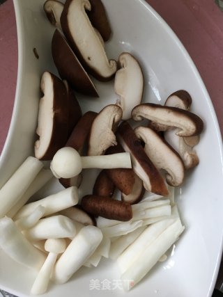 川琦麻辣肉末香菇酱的做法步骤：1