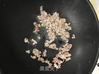 川琦麻辣肉末香菇酱的做法步骤：6