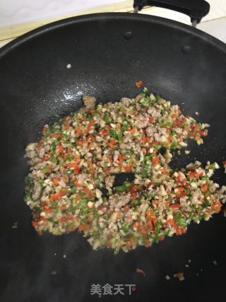 川琦麻辣肉末香菇酱的做法步骤：8