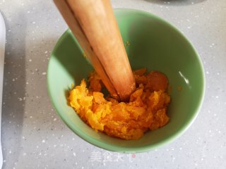 双黄蛋雪糕的做法步骤：1