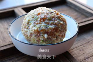 鸡蛋狮子头的做法步骤：3