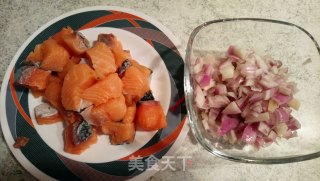 三文鱼番茄奶油意面的做法步骤：2