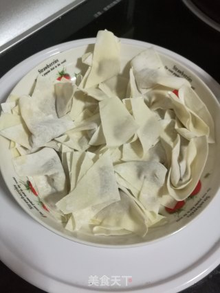 酸汤虾仁扁食的做法步骤：16