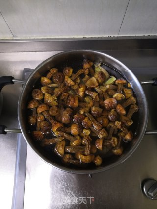 当归松茸炖土鸡的做法步骤：5