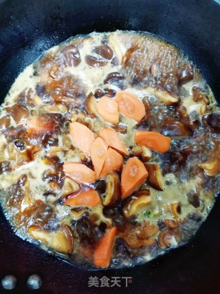 香菇烧鸡腿的做法步骤：9