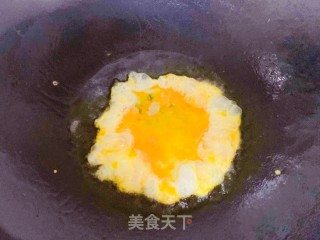 西红柿鸡蛋炒玉米饵丝的做法步骤：4