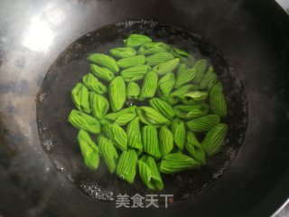 虾仁蔬菜炒猫耳朵的做法步骤：5