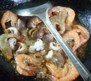 肉螺烧鲜虾的做法步骤：6