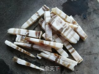咸肉炒青萝卜的做法步骤：1