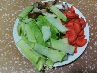 咸肉炒青萝卜的做法步骤：2