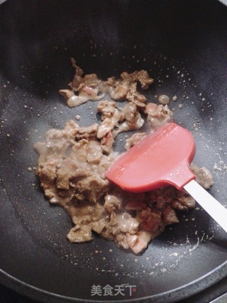 青椒炒牛肉的做法步骤：4