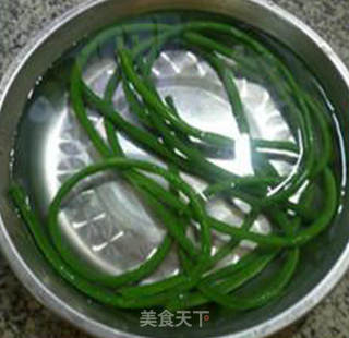 带豆肉馅锅贴的做法步骤：6