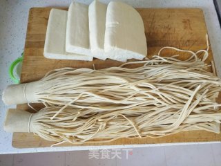 卤豆干鸡蛋的做法步骤：1