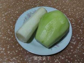 山药佛手瓜炒虾仁的做法步骤：1