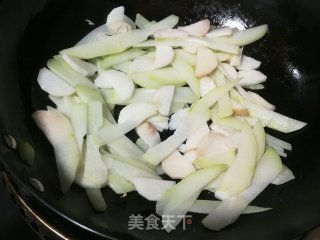 山药佛手瓜炒虾仁的做法步骤：3