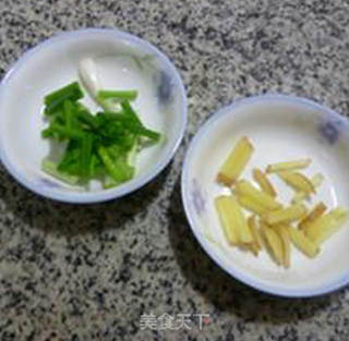 清蒸小红鱼的做法步骤：2