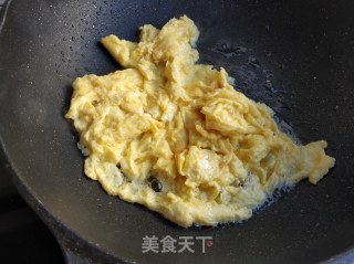 洋葱木耳炒蛋的做法步骤：8