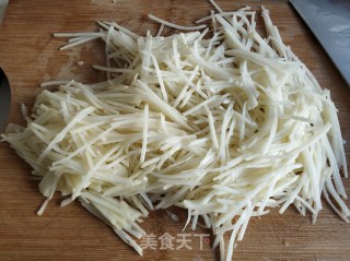 土豆丝炒芹菜的做法步骤：4