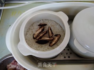 1个食排骨香菇蒸饭和益气补血炖汤的做法步骤：7