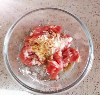酸辣椒牛肉????的做法步骤：1