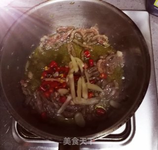 酸辣椒牛肉????的做法步骤：3