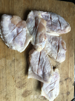 金针菇蒸鸡翅的做法步骤：2