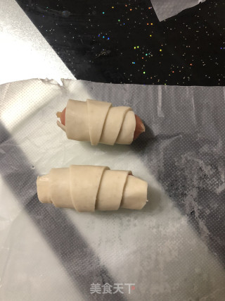手抓饼卷香肠的做法步骤：3