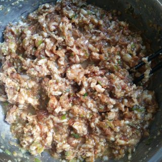 酸菜肉馅大包子的做法步骤：8