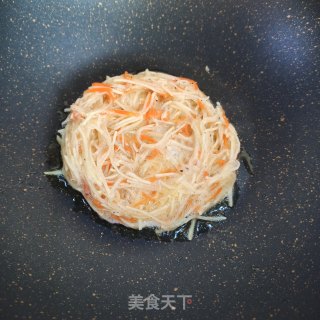 土豆丝煎蛋的做法步骤：3