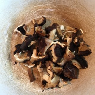 香菇焖豆腐的做法步骤：2