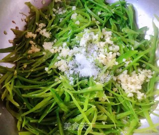 #清肠食谱#凉拌蒜蓉荷兰豆的做法步骤：7