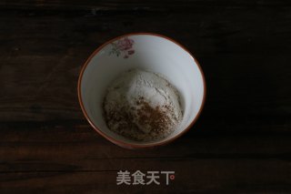 鸡蛋火腿肠饼的做法步骤：2
