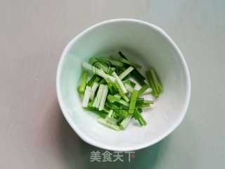 香菇炒鸡蛋的做法步骤：4