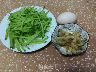 榨菜萝卜丝鸡蛋汤的做法步骤：1