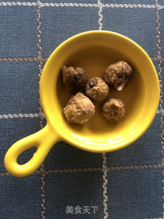 海马无花果鸡汤的做法步骤：2