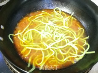 番茄鸡蛋菠菜面的做法步骤：7