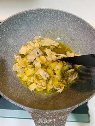 四川老咸菜炒五花肉的做法步骤：2