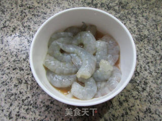 虾仁炒莴笋的做法步骤：3