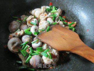 肉螺炒牛蛙的做法步骤：10