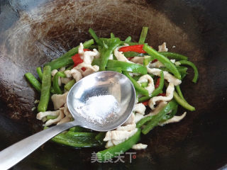 青椒白肉丝的做法步骤：9