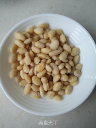 上汤白扁豆的做法步骤：1
