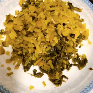 雪菜肉丝炒毛豆的做法步骤：3