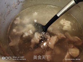 番茄牛腩汤的做法步骤：2