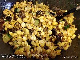 香菇肉末炒玉米粒的做法步骤：4