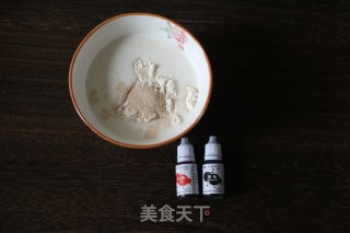 圣诞老人馒头的做法步骤：1